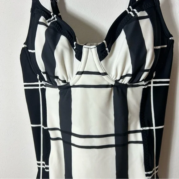Athleta Black and White Plaid One Piece Underwire Swimsuit 34 B/C Tall - Picture 4 of 10